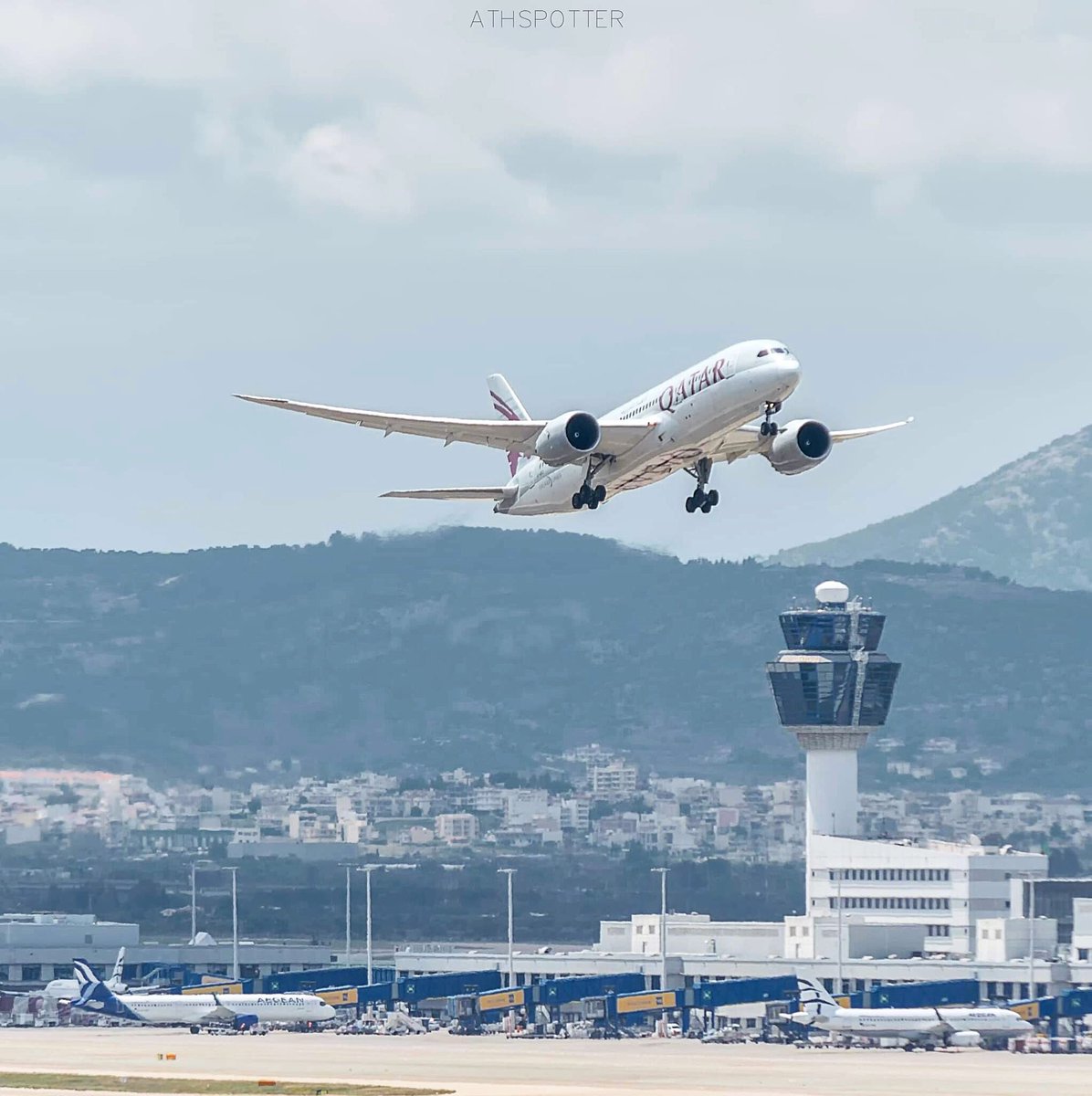 athspotter's tweet photo. Qatar Airways Boeing 787 Dreamliner departing from ATH!🛫🇶🇦
-
@qatarairways @Boeing @ATH_airport 
#qatarairways #qatar #QR #qatari #b787 #boeing #dreamliner #takeoff #aircraft #ath #lgav #elvenizelos #airplane #airport #aviation #departure #ramp #athensairport #avgeek #v1rotate https://t.co/0z6W2uqelH