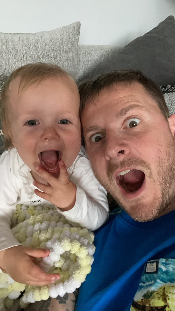 BundiGTI's tweet photo. Weekend dayshift over thank fcuk. Hame to see this wee face, couple i jar and aff for the Scotland game tues๐๐ฟ. Under siege starting at 9 anaw.
#happyfcukinfathersday
#steventheseagull
#tapchef/navyseal
#weeRio https://t.co/SulEIKB1bh