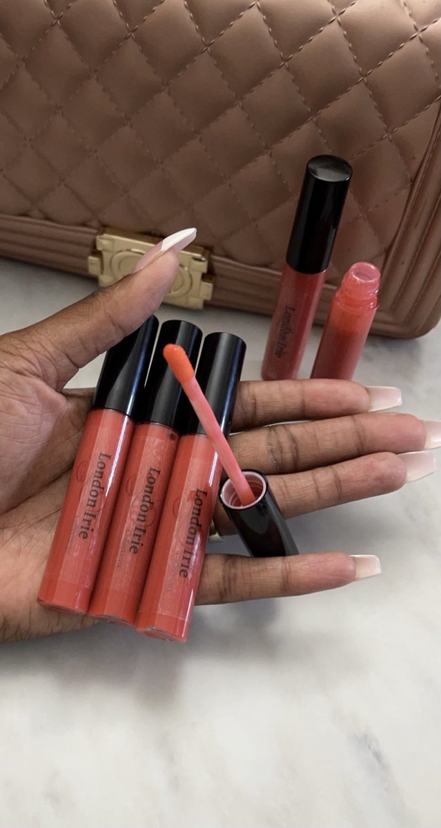_WhooMe's tweet photo. London Irie says check out our Daiquiri Wands at https://t.co/RP4Is0iQOU 💕
You Will find this lip gloss and much more, Go Shop 😍
#SupportBlackOwnedBusinesses https://t.co/fv4GCeuKS5