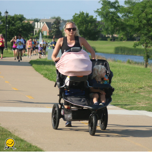 HonorConnorRun's tweet photo. Runnin' like a mom-boss! #impressive
#HonorConnor21 #hellosunshine #dfw5k #honorconnorrunfastsmile #nicetoseeyouagain https://t.co/oIGiFn1sHt