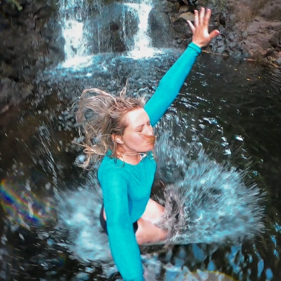 Splooshin’!
.
.
.
#splash #wildswimming #swimming #waterfall #explorelocal #summerswimming #freshwater #coldwaterswimming #alpkitswimwear #alpkit #alpkithurley #hurley instagr.am/p/CQWl3PUj8nb/