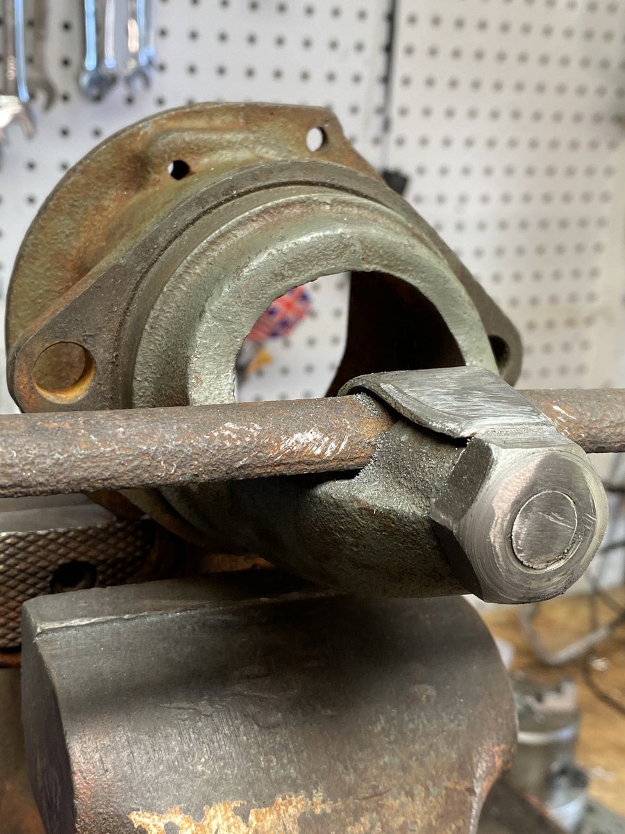 ThomCBlackwell's tweet photo. Here is a closeup of how the step is held onto the former business end of the former starter. #PQOpen #ReelLuvRecycle https://t.co/S89FlQnl3q