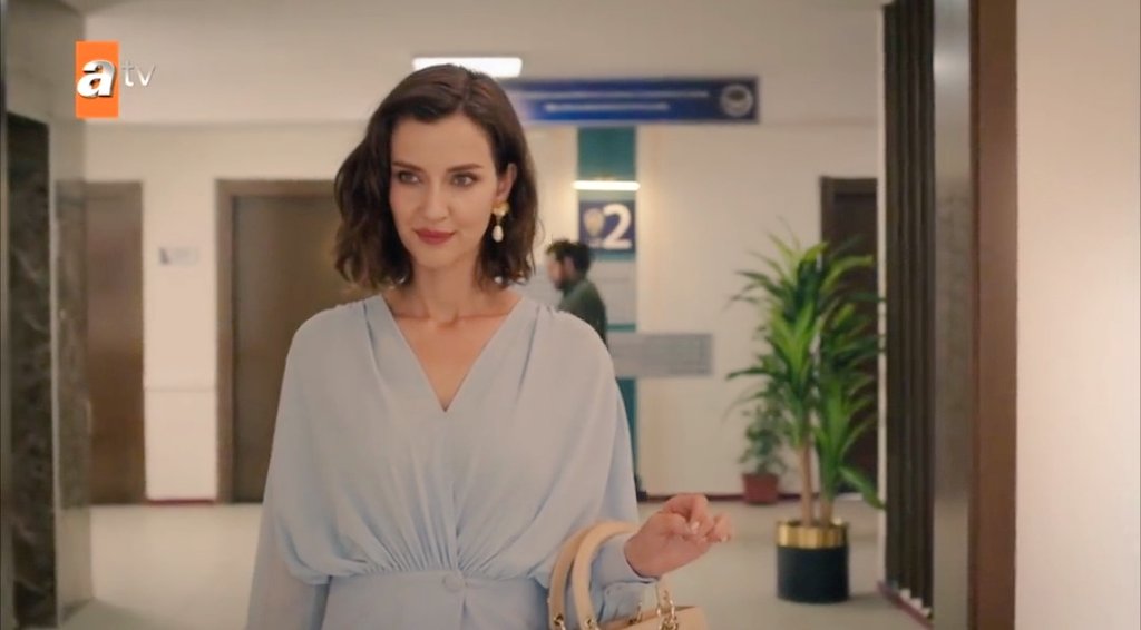 Denizden Gelen Kaplan - Kaptan Derya 
Psikolog olmak isteyen Nefes - Psikolog İpek 

Şey mi diyorduk " Başka bir evrende,  En güzel halinle .. " 🪄

#barbaros #basbelası