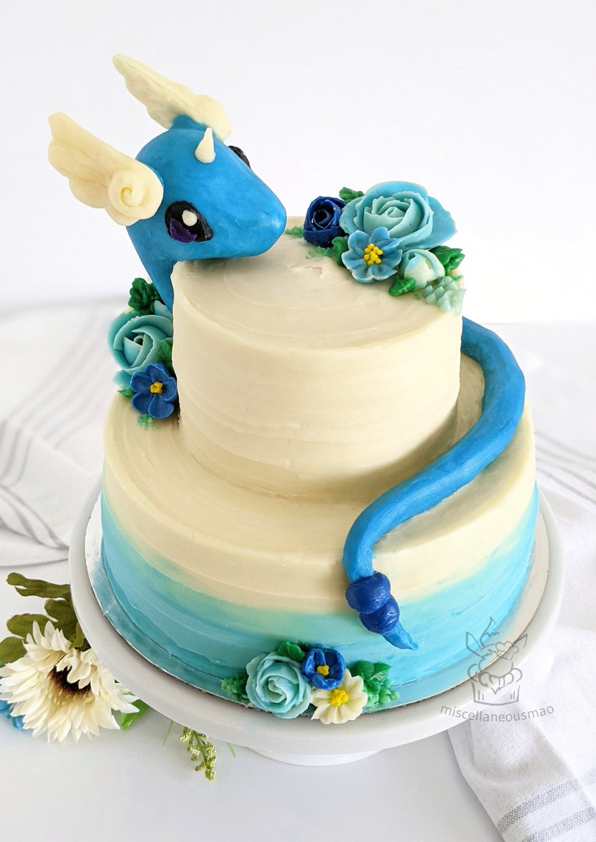 MiscMao's tweet image. Made a Dragonair cake for my birthday yesterday! 🎂💙 #happybirthdaytome #Dragonair #Dratini #Pokemon #PokemonGo #PokemonCake