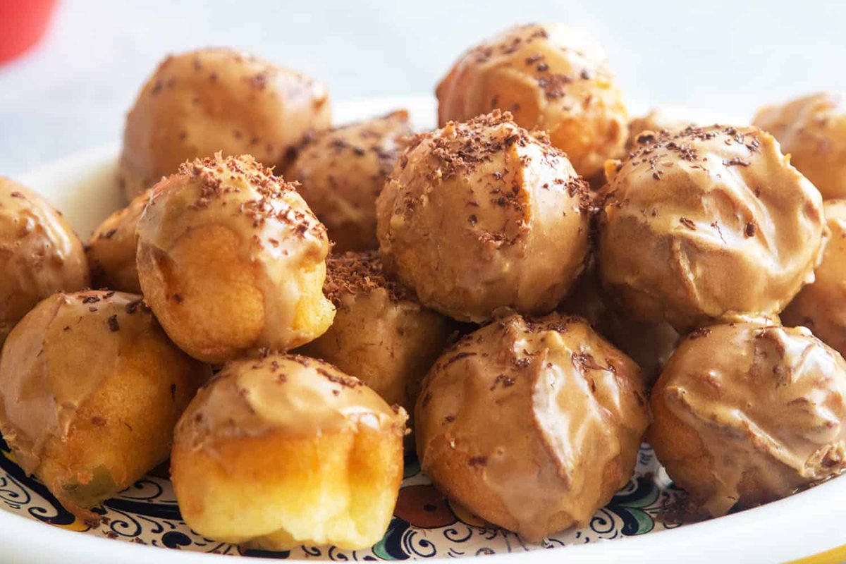 GDeLaurentiis's tweet photo. Zeppole are essentially Italian doughnuts – but they’re more light, similar to a beignet or fritter. These easy coffee-glazed zeppole are so easy to whip up – unlike many doughnut recipes, there’s no yeast required!
https://t.co/AF0YUIitC0 https://t.co/RzaTS9UGRT