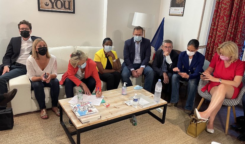 Merci aux électeurs franciliens qui ont placé <a href="/vpecresse/">Valérie Pécresse</a> en tête de ce 1er tour des #regionales2021 !

Le 2nd tour sera un choix de société entre une droite des valeurs, pragmatique et compétente, et une gauche radicale, indigéniste et décroissante.

Votez dimanche prochain !