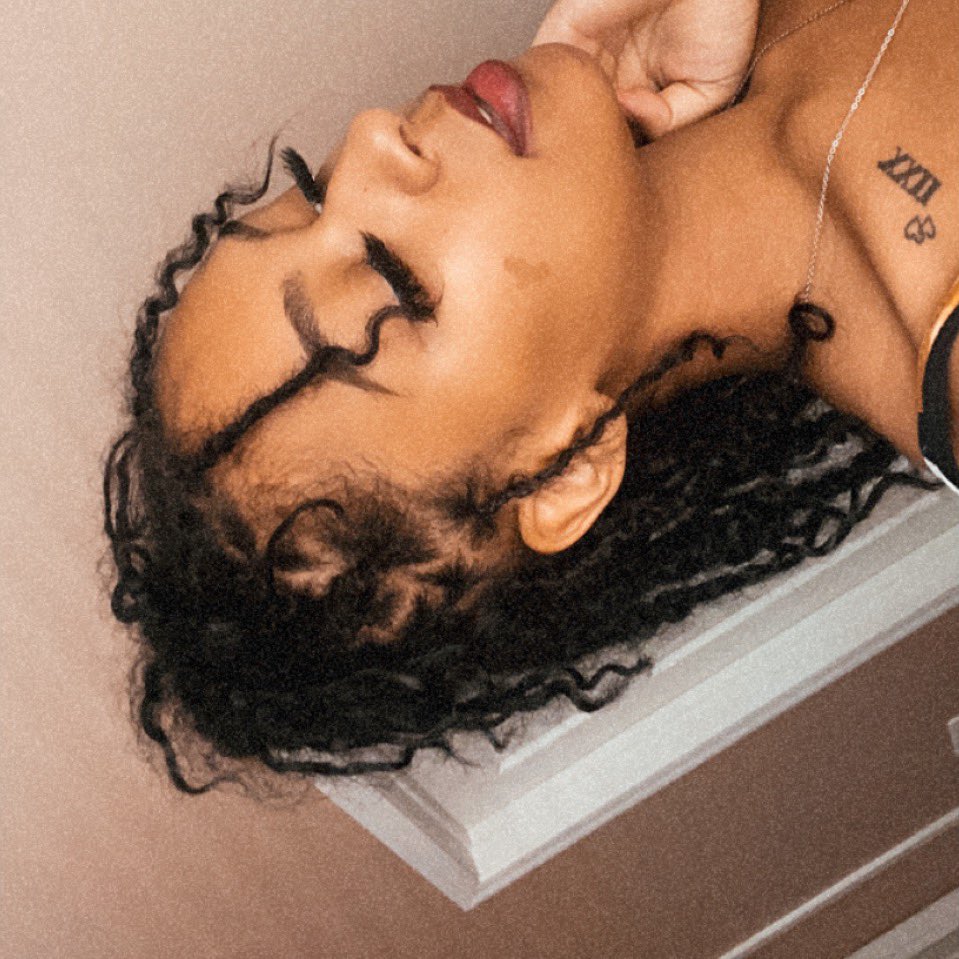zaysznn_'s tweet photo. I love my hair π€β¨ #locsforlife #locs https://t.co/4r0nRj6cpL