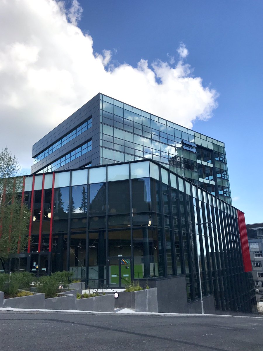 DReyesv's tweet photo. πThe former Colville Building, now fully refurbished and greatly transformed into the Learning & Teaching Building, ready to welcome the #Strathy community
β’
β’
β’
#Glasgow #Scotland #PhDLife #StrathLife #photooftheday #architecture #engineering #urbanism #buildings #crystals https://t.co/RstUy8u1Y8