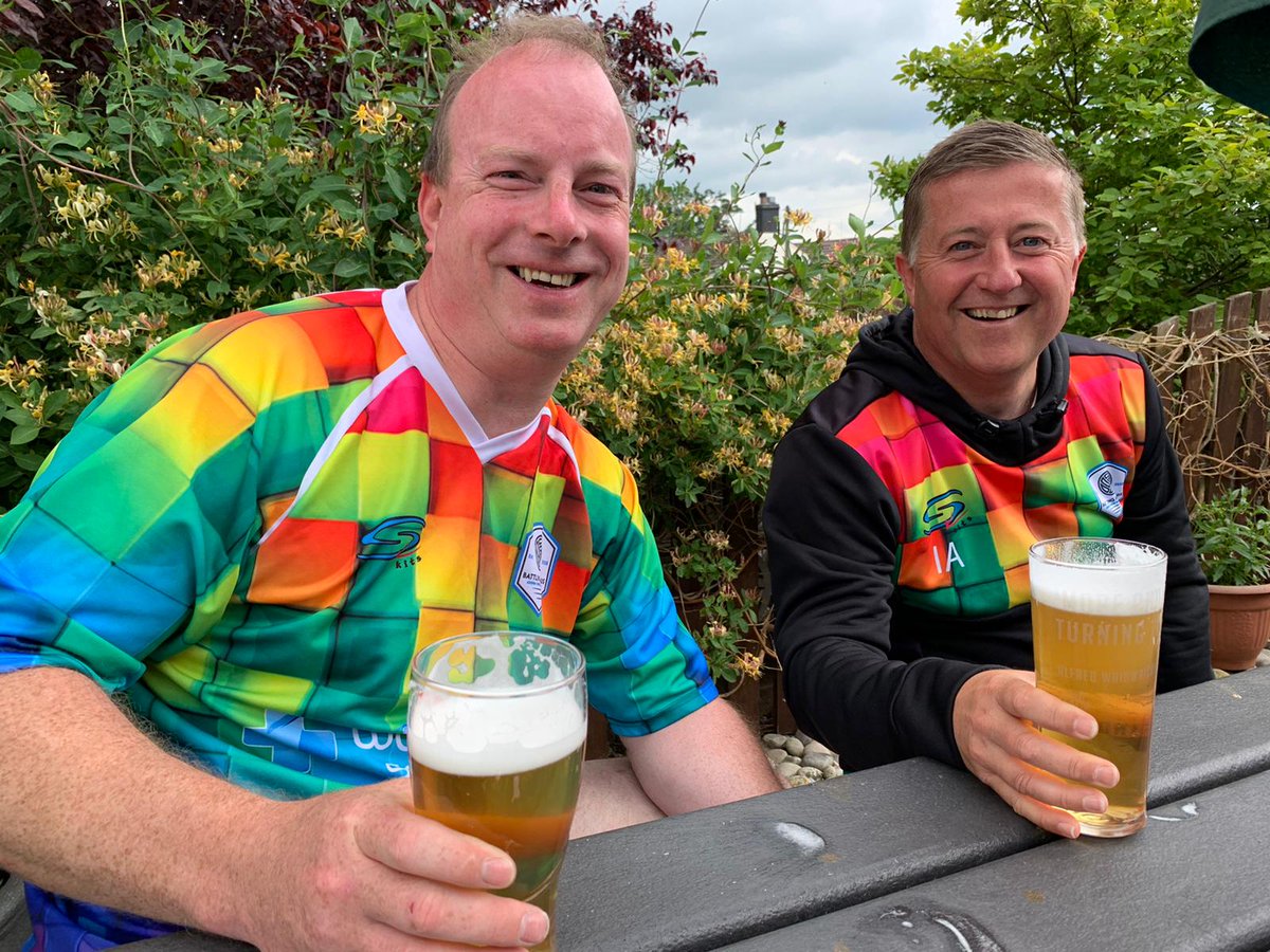 The poll was correct a win for Team <a href="/GinnerJohnson93/">Liam Johnson</a> but a strong performance from Team <a href="/MrGrist_PE/">Mr Grist</a> 

Our <a href="/Awards_FC_/">Awards FC</a> MOM <a href="/luke_johno/">Luke Johnson</a> 

Big effort from all involved 🙂 £220 raised today -£90 for pitch hire £130 going to <a href="/HortonHousing/">Horton Housing</a> that's why we do what we do! #charityfootball