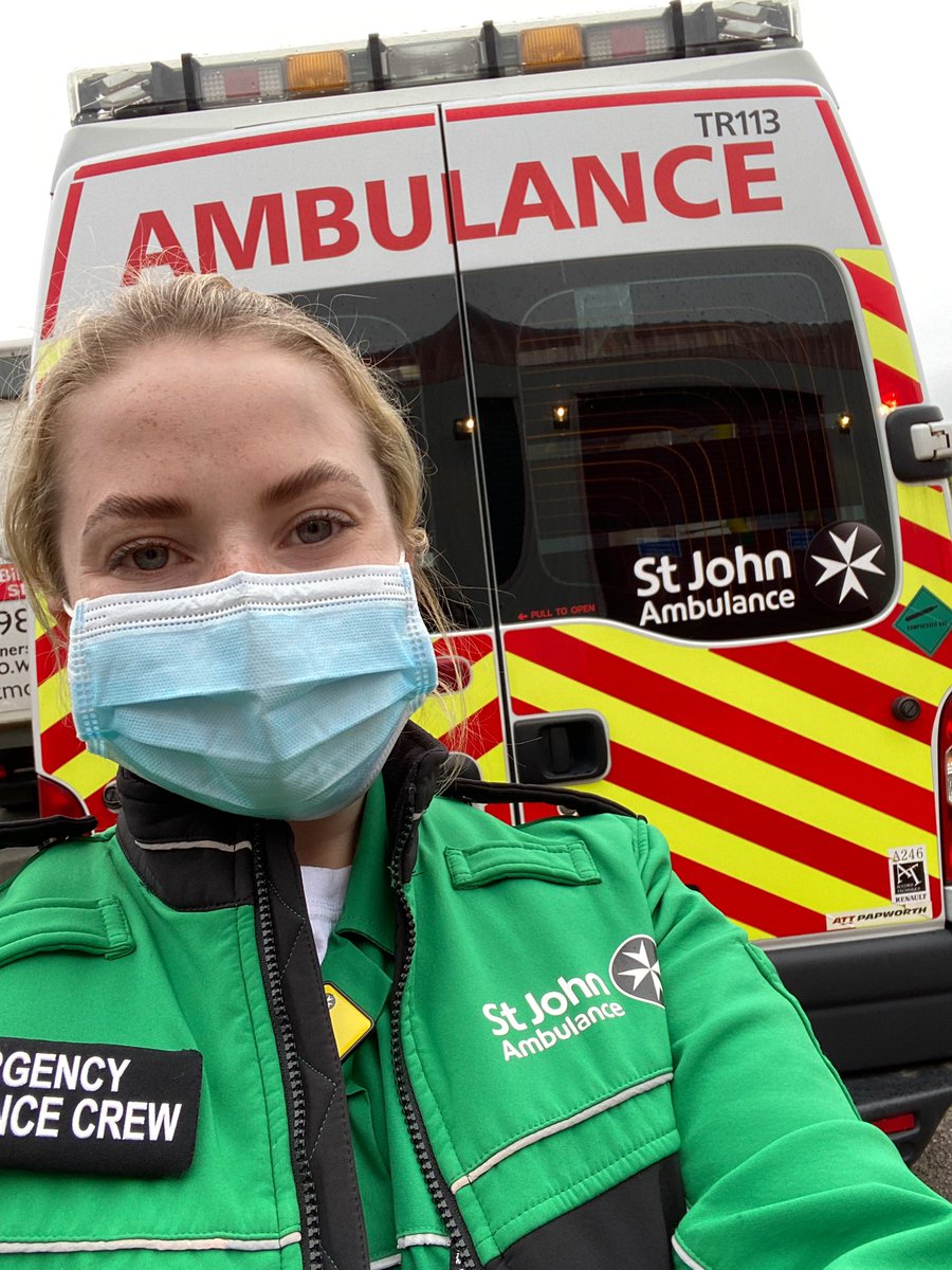 MaryStrutt's tweet photo. #askme why I’m proud to volunteer with @stjohnambulance on my days off to support my local community and @nhsengland. Another 999 support shift completed on the Isle of Wight 💚🚑 https://t.co/6xVLM02tiZ