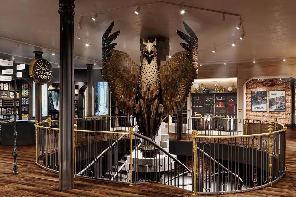 Hogwartssite's tweet photo. La primera tienda oficial de Harry Potter en el mundo ha abierto sus puertas en Nueva York. Tiene tres pisos y quince áreas diferentes, y algunos artículos son exclusivos del lugar 😍 https://t.co/cd4w8xO0fM