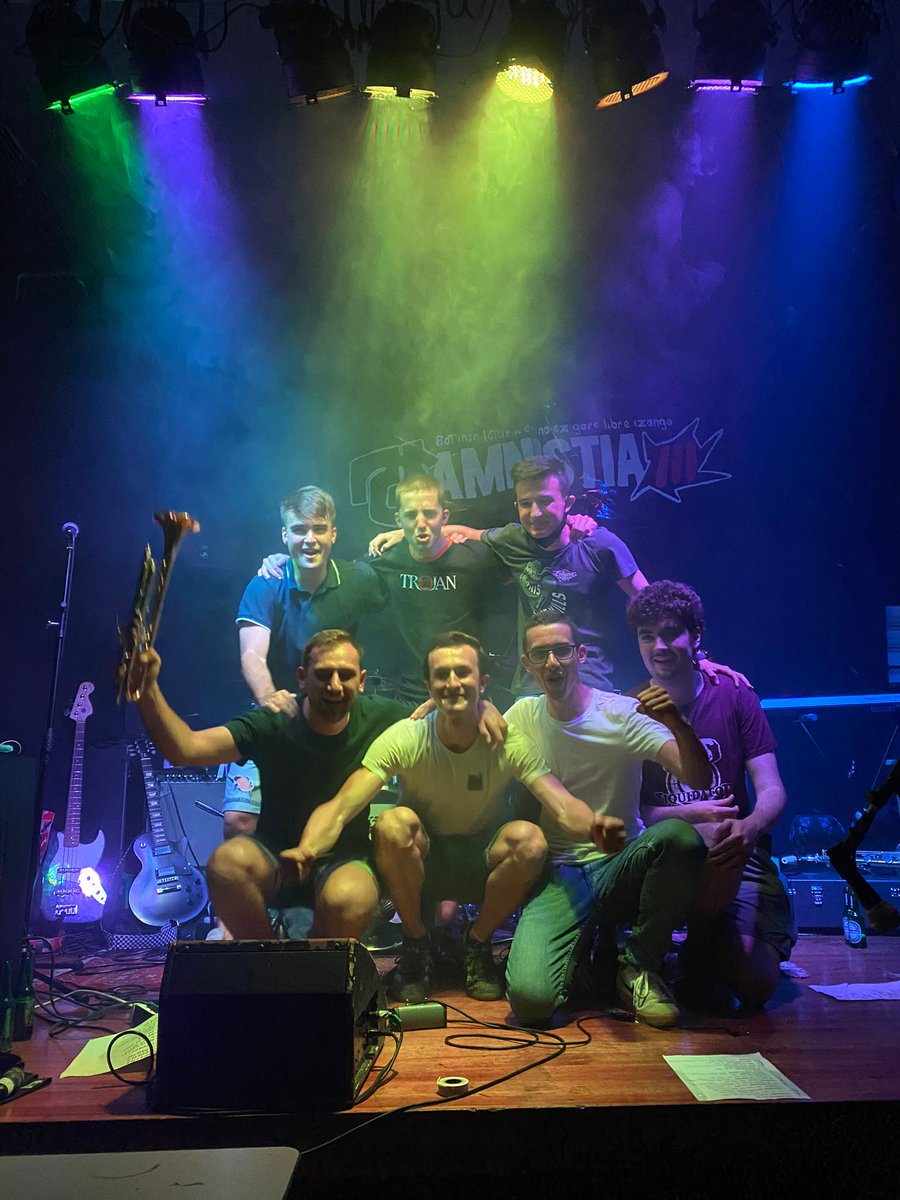 Mila esker Mutriku eta gerturatu zineten guztiei!!!! Brutala atzoko gaua <a href="/MUGAgaztetxia/">Mutrikuko Gaztetxia</a> n!!!! Hurrengorarte!!! 🤜🏿🤛🏻🇯🇲🔥