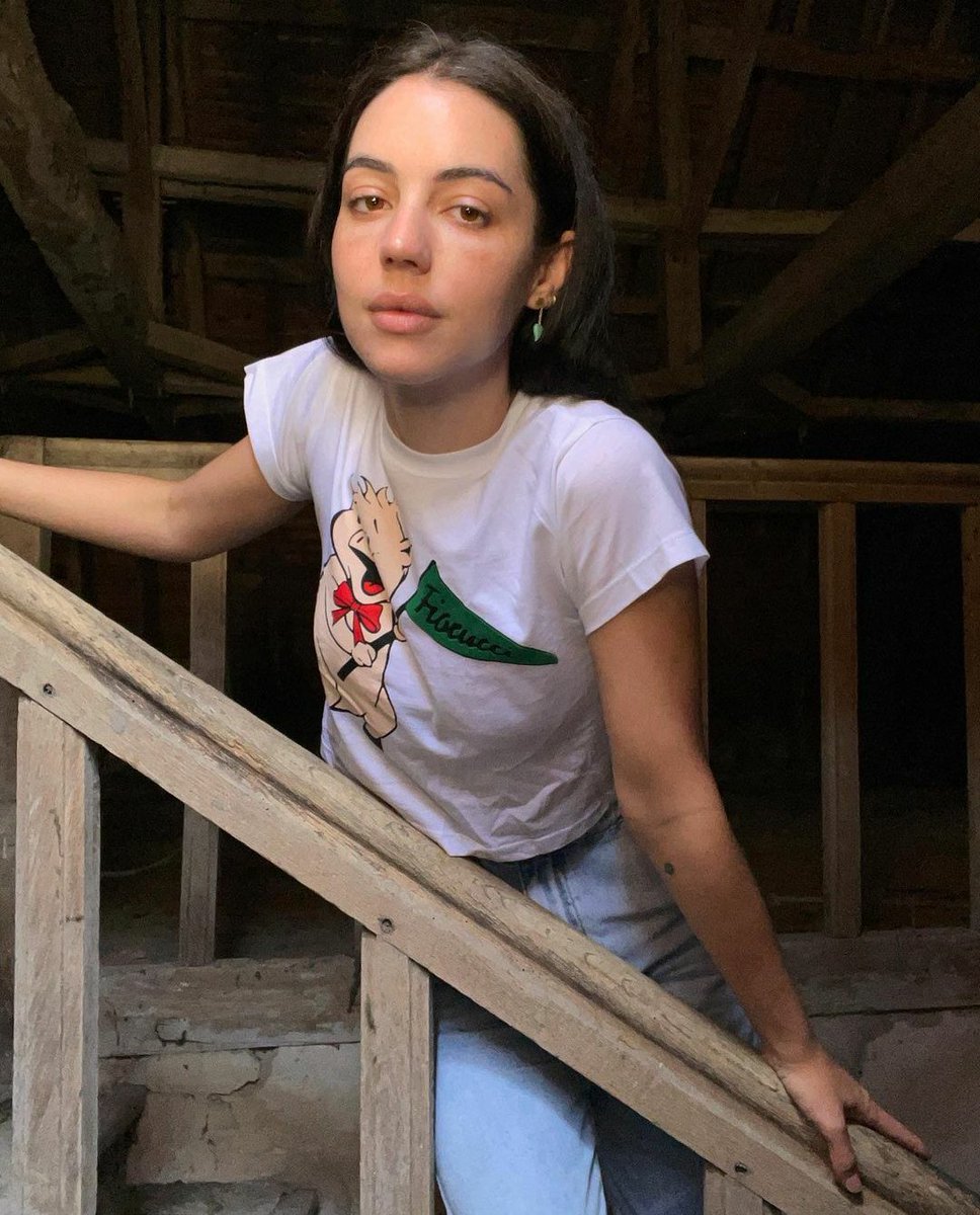 AvaMackie's tweet photo. Checking out the studs of the new place with @MaverickDunne. 🏡 https://t.co/MRqOL5IvzJ