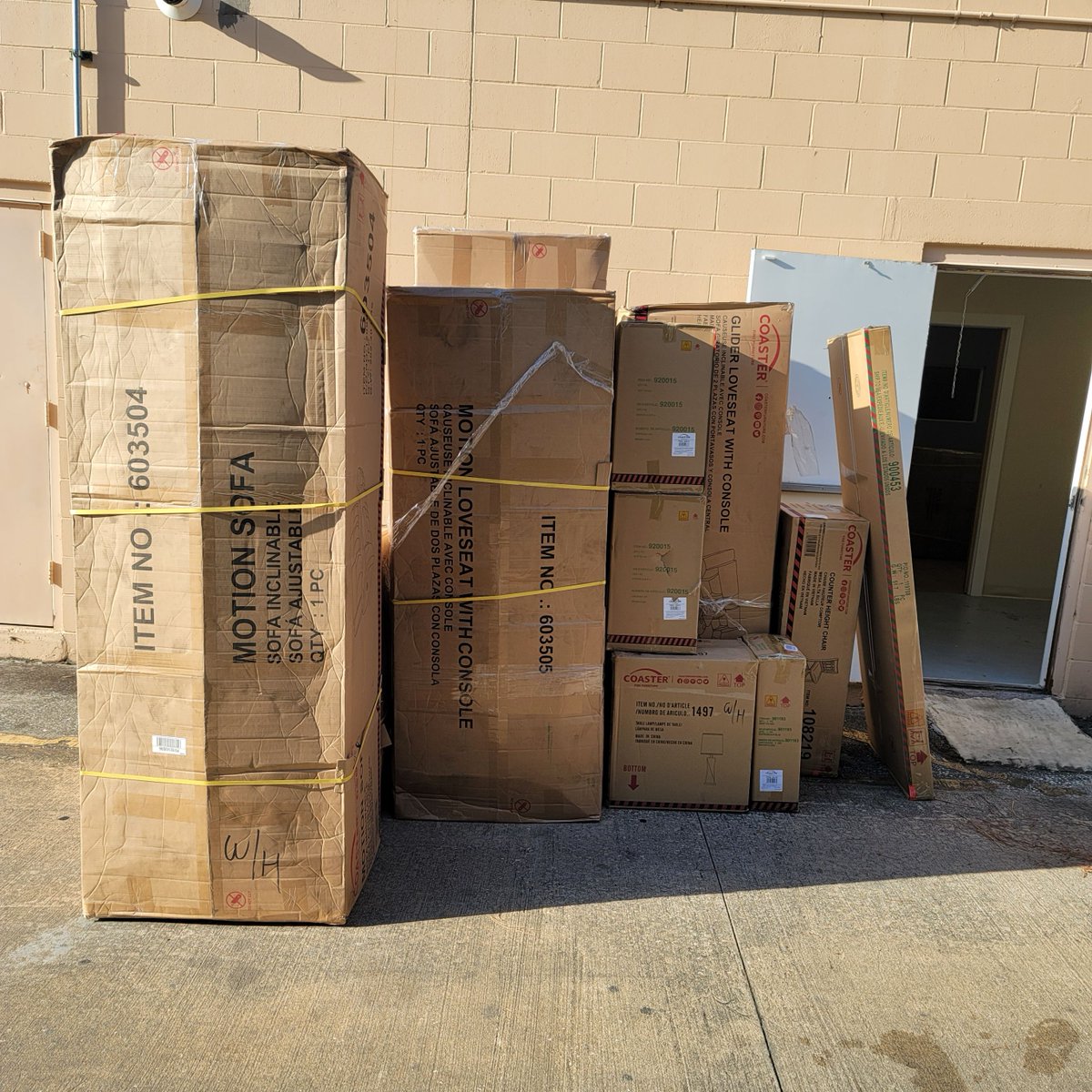 Our wonderful #products are arriving for our #GrandStoreOpening on Friday June 25th!! A lot of exciting #surprises and #prizes, win a #free #iPad, #GiftCards and a #ShoppingSpree! 3335 Tampa Road, #PalmHarbor, #FL 34694 #furniture #interiordesign 

Don't miss it!
