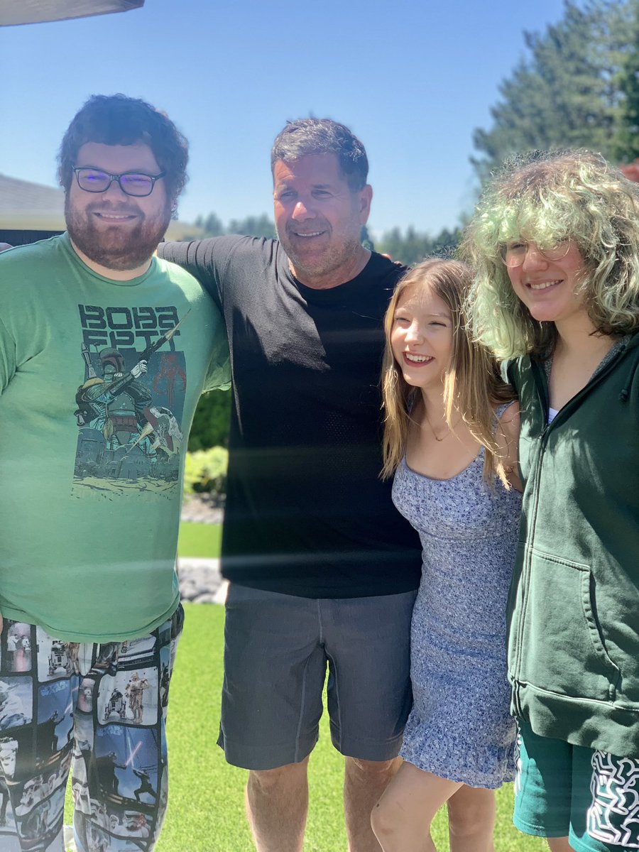 HolliMartinez1's tweet photo. Happy Father’s Day to this amazing man and all the great fathers out there! #HappyFathersDay @11EdgarMartinez https://t.co/fw06fCphve