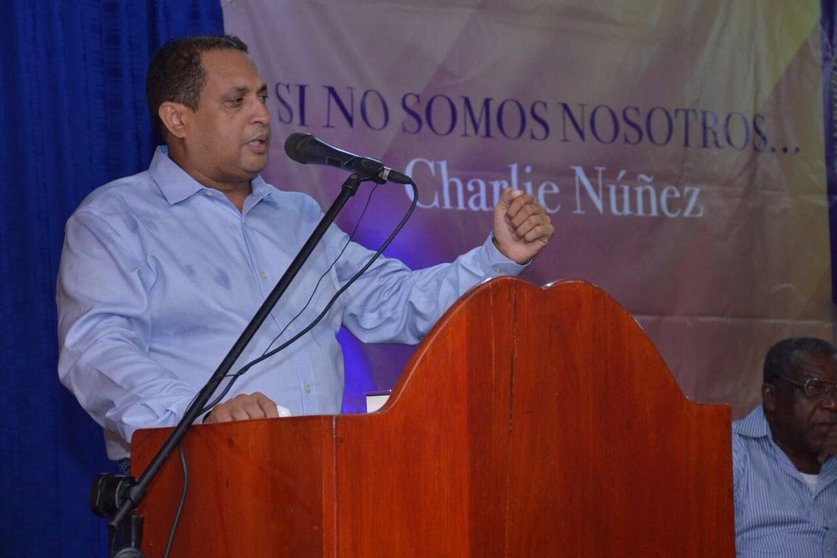 elizadelac15's tweet photo. Enhorabuena, decisiones como esta las aplaudo.#CharlieNuñezLoMerece https://t.co/k6cXBt510x