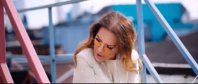 demet_daa's tweet photo. Çıktı ⭐️ Bİ DAHA Bİ DAHA 🔥 @DemetAkalin YAZ GELDİ🔥 https://t.co/oKP20hfPPa