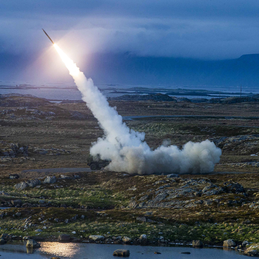 Military_PH's tweet photo. Marines fire a high mobility artillery rocket system in Andoya, Norway.
Credit: Marine Corps Lance Cpl. Nicholas Guevara https://t.co/XAHjG5XOY8