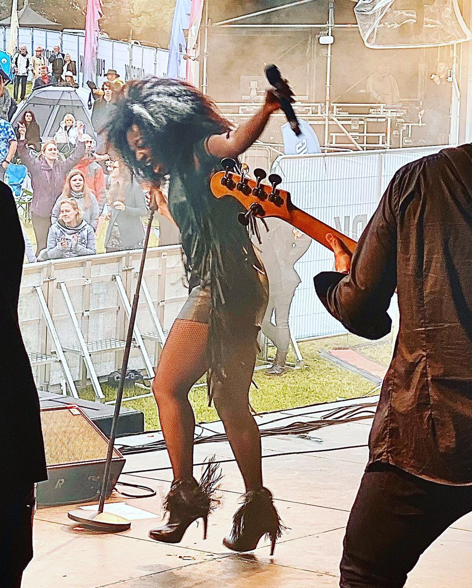 TVsAndyClarke's tweet photo. Beaming from ear to ear after an awesome weekend @Pubinthepark_ in Bath. What an incredible start to the tour. Amazing team and fab punters. 🍻

And thanks @Beverleyknight for asking me to come up on stage to sing with you. 😍 Year made! 🙌🏻

See y’all in Dulwich next weekend. https://t.co/Iwqpz19zNY