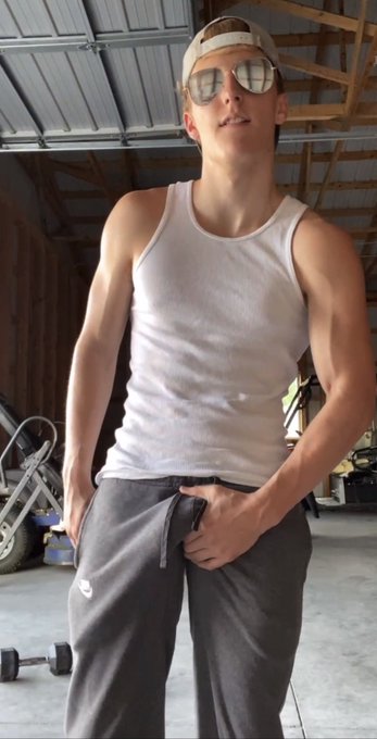 RT if you want me as ur Daddy 😉 https://t.co/gkKK8Tkhs1