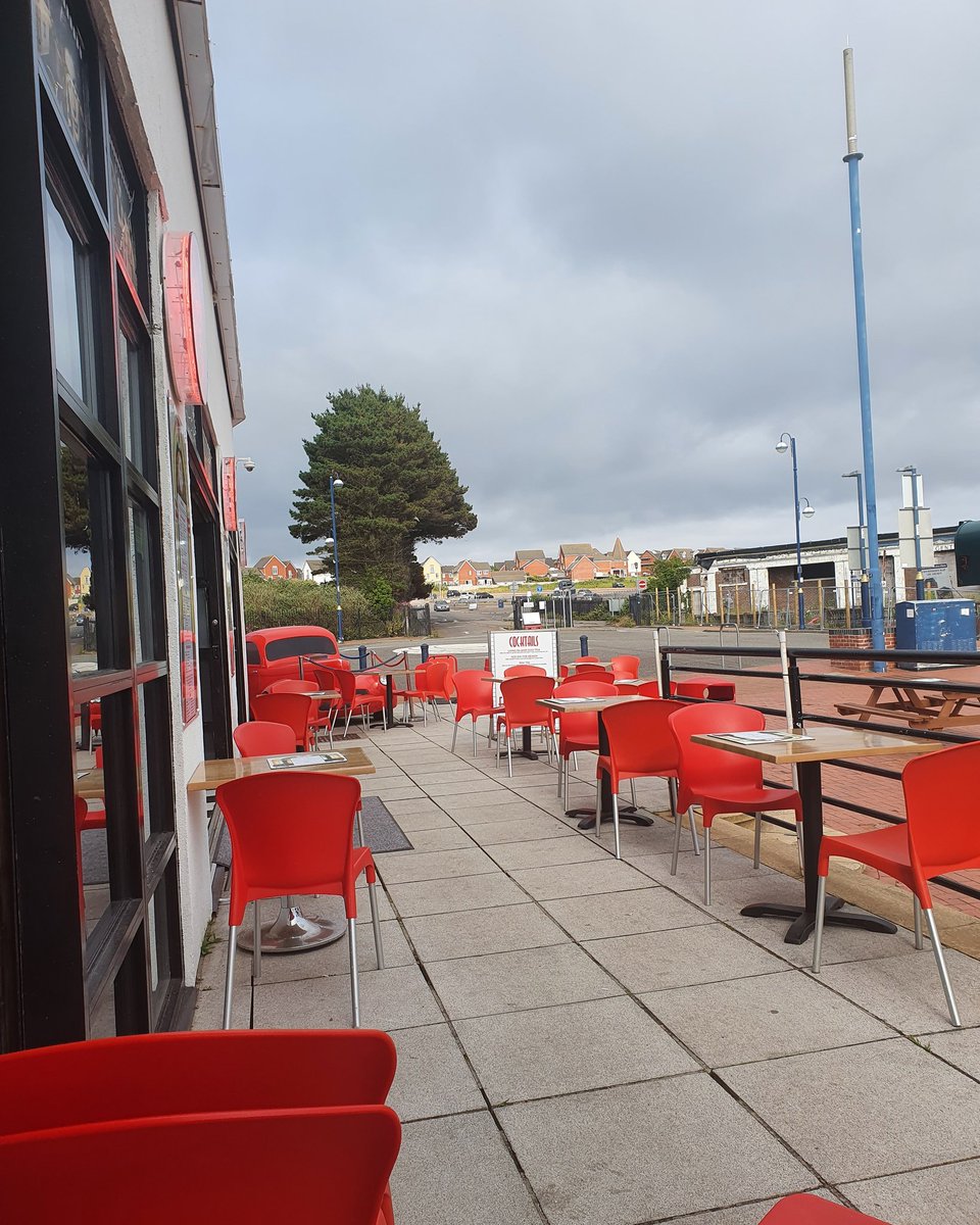 Book Your Table Today &amp; Enjoy Fast Food By The SeaSide 🏖
01446 733220 
🌤🍟🍔