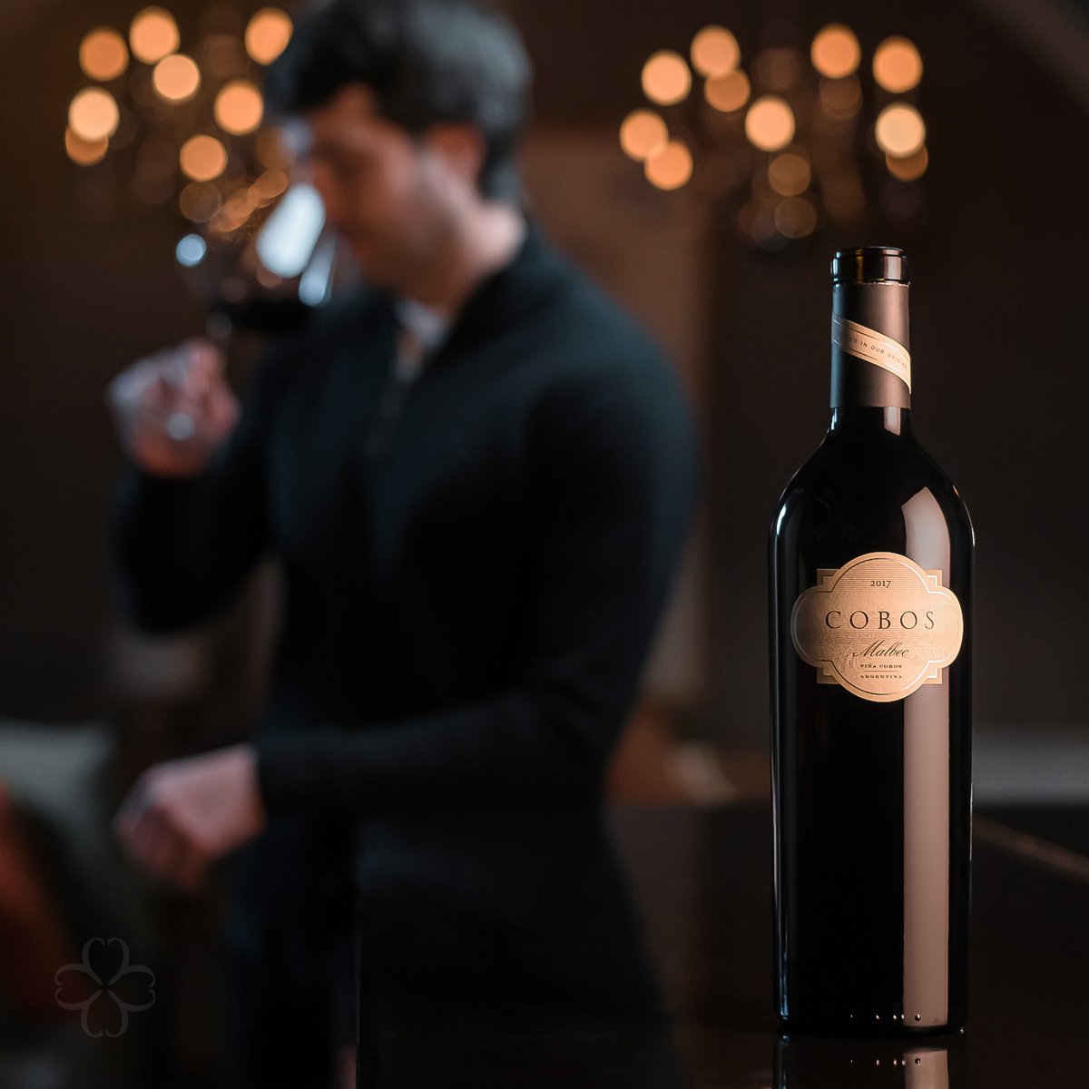 Feliz día del Padre a aquellos incondicionales, quienes nos enseñan con el ejemplo, nos muestran el camino, y nos motivan a perseguir nuestros sueños.