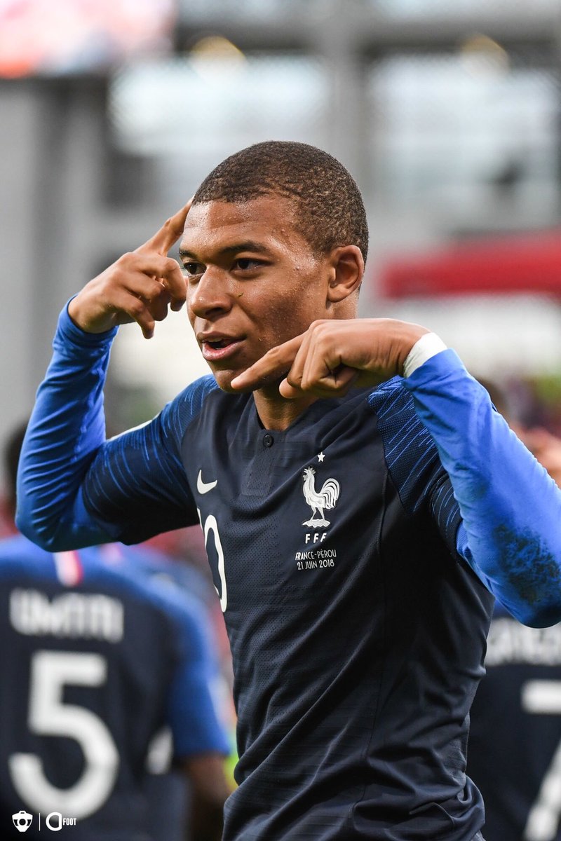 ActuFoot_'s tweet photo. Il y a 3 ans jour pour jour, Kylian Mbappé (19 ans et 183 jours) devenait le plus jeune buteur de l’équipe de France dans une Coupe du monde. 🇫🇷⭐️⭐️ https://t.co/D1FSfqkezS