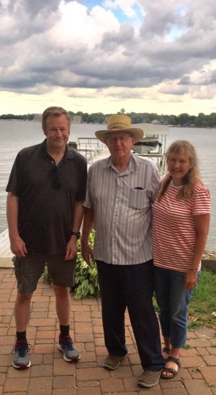 trail_runner_00's tweet photo. Happy Father's Day, from Clear Lake IA! Took the family boat out, with my dad &amp; sister today. https://t.co/CF98iUP5YE
