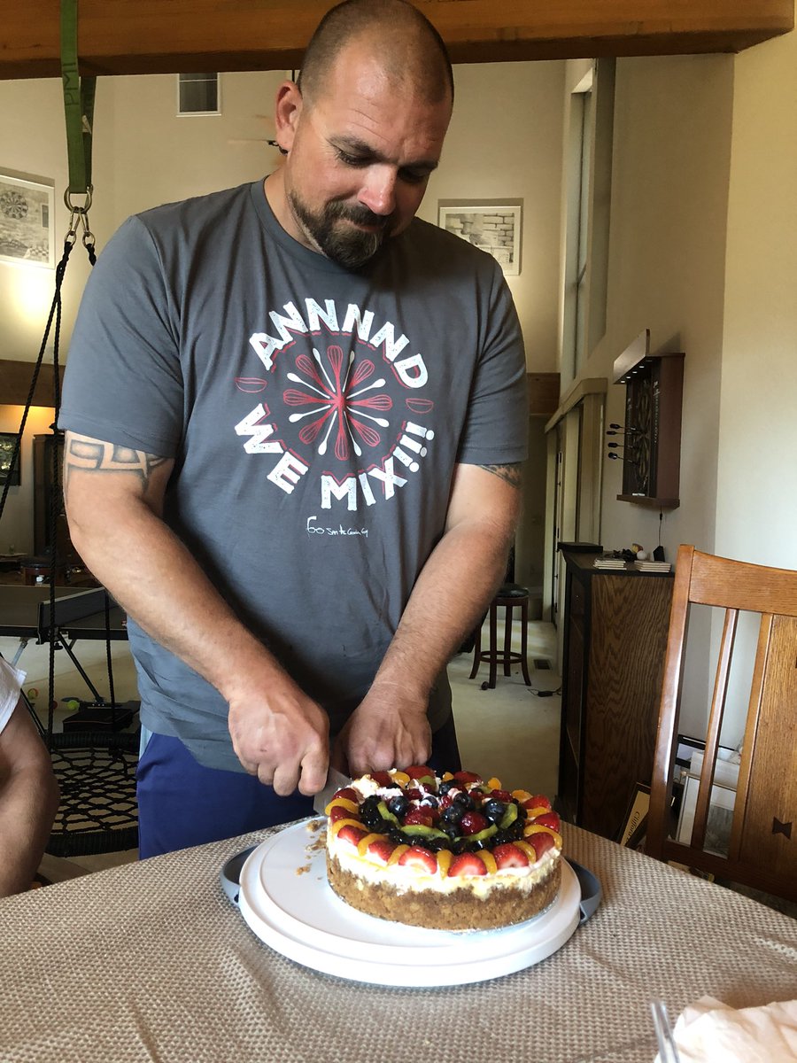 laura_dixon4's tweet image. @thecookingguy thanks for the perfect Father’s Day gifts for this guy 👇 (shirts &amp;amp; 7” Nakiri knife!). Missed the photo opp of him cutting the #wagyu steak he cooked so had to have him cut the fruit tart cheesecake w/ it too. 😆 I’ve never eaten better! #mencook #annndwemix
