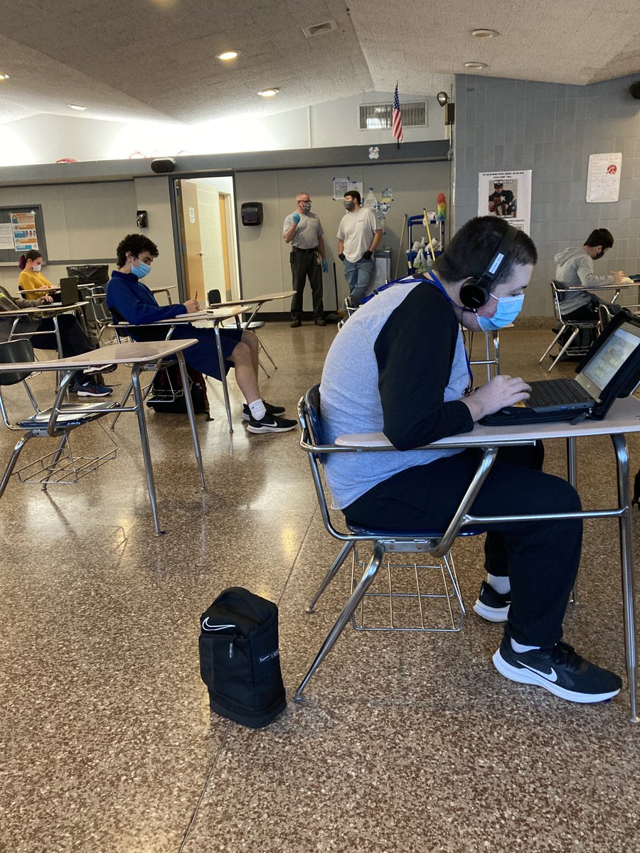 Hello people from Twitter I am sending a picture on Twitter picture of my friend Frankie from school 2016 2016🍿🍪🍿