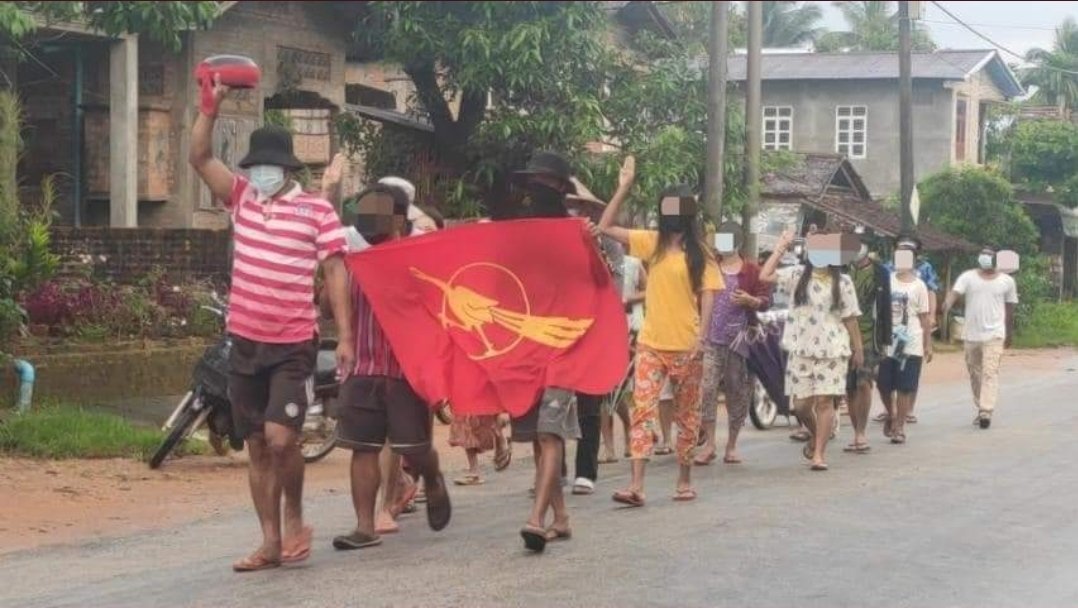 suchanms's tweet photo. Marching strike was held by Residents in #NyinMaw village,
#Longlone Tsp to demand the end of the terrorist Military Coup on June21.

#June21Coup #WhatsHappeningInMyanmar https://t.co/TNcPPhbYHs