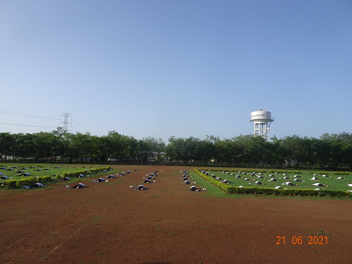 107raf's tweet photo. अंतरराष्ट्रीय योग दिवस के अवसर पर 107 बटा द्रुत कार्य बल के द्वारा योग से निरोग नारे के साथ योग शिविर का आयोजन किया गया जिसमें सभी कार्मिकों को योगाभ्यास के साथ योग के महत्व के बारे में बताया गया। @crpfindia @RAFCRPF @ManojGuptaKarwi https://t.co/aA0i1mYuEe