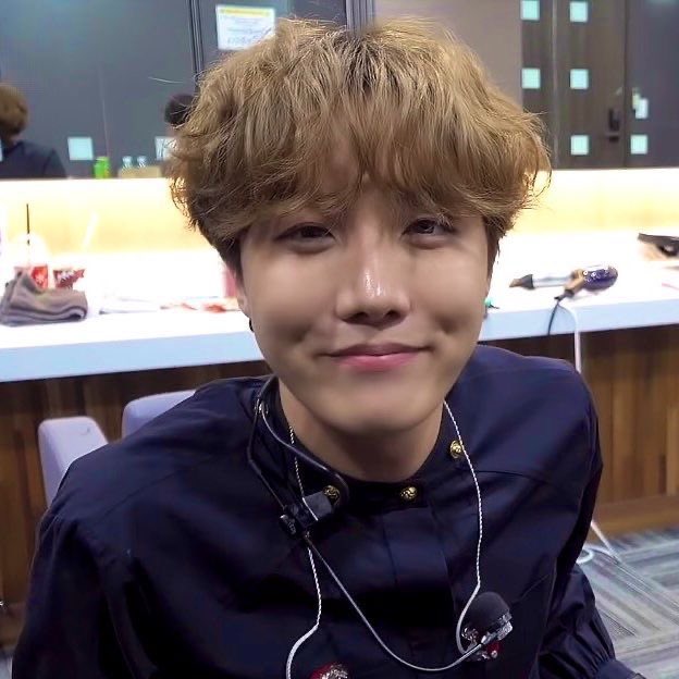 constantemente pensando nas covinhas do hoseok :(