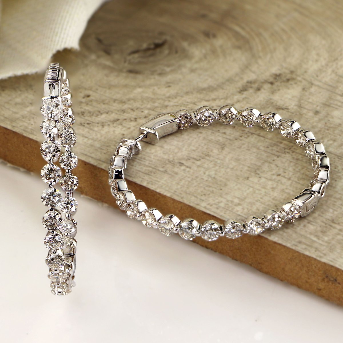 These diamond hoops have a beautiful sparkle ✨ 

#MyDiamondStuds