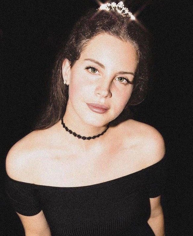 MarquisAndLana's tweet photo. Happy birthday to Lana Del Rey!
Cheers to another year of music, poetry, and forgetting her release dates! 🥂🎂 https://t.co/1OCeqOB7zL