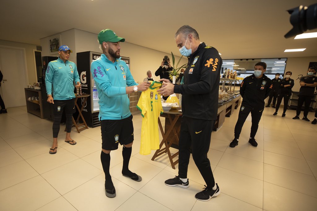 Doentes por Futebol - Achou que a SeleTite ia perder, amigo? Achou errado.  🇧🇷 📸 @lucasfigfoto, @cbf_futebol