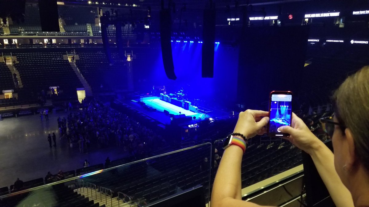 hidingintheburg's tweet photo. We kept seeing/taking the same shots all day, so I finally just started taking them of @elysia1. 🥰 #waitingfortheshowtostart #bythewaytheresnoopener 🤯 https://t.co/Uz8GHbXnd4