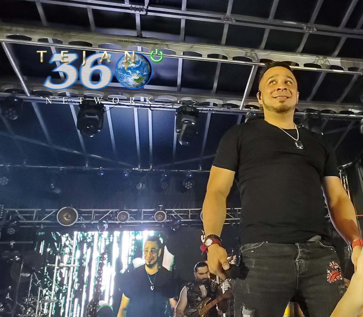 Tejano360's tweet photo. Tejano Explosion
Jesse Turner
Siggno lead vocalist/accordionist
Sat Jun 19 2021
#Siggno #rockteño
#TejanoExplosion
#Tejano360Network
#tejanostrong
#iamtejanotoday https://t.co/OMlYm9hiXT