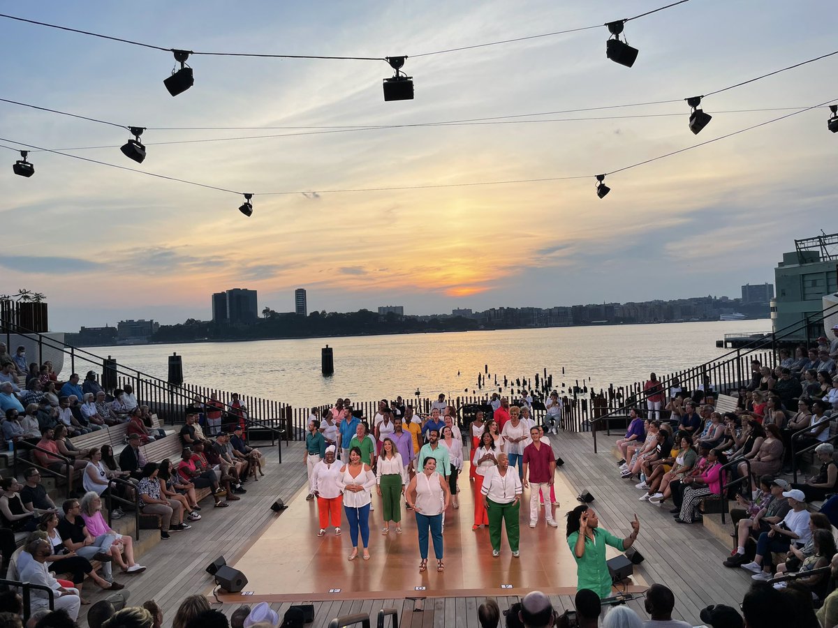 MichaelPaulson's tweet photo. A lovely way to mark the summer solstice: visiting @littleislandnyc, New York's newest park/performance space, where @BIVoices is performing tonight. And happy to be joined by @carolynryan! https://t.co/VYSRVXjbOA