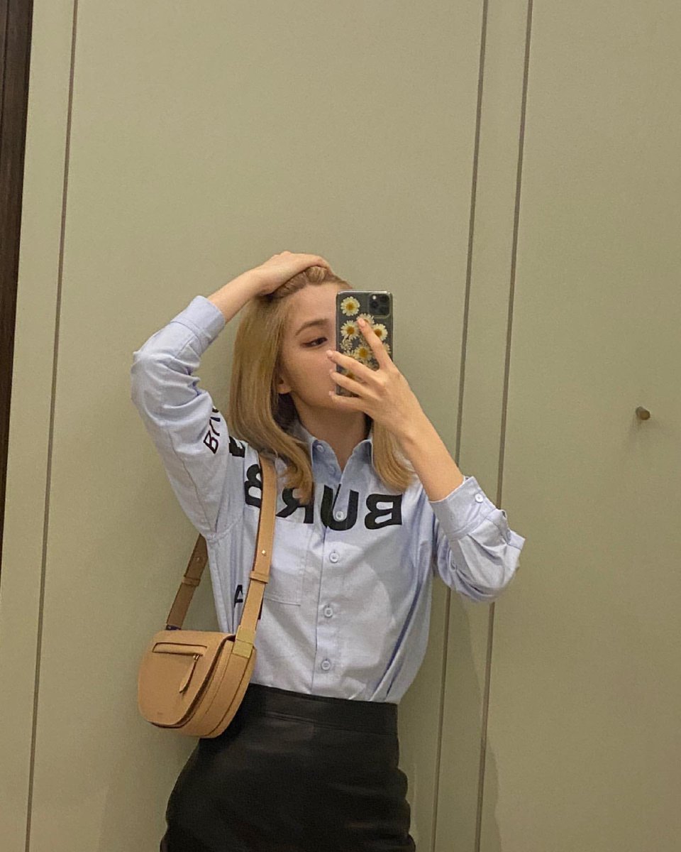 Hi, Ryujin's here 🤗🤗

I'm looking for everyone who want to talk to me

Mutualan?
Fambest?

RT/Like this post. Thank you~♥️♥️ #roleplayer #roleplayerindo #roleplayerindonesia #roleplayaccount