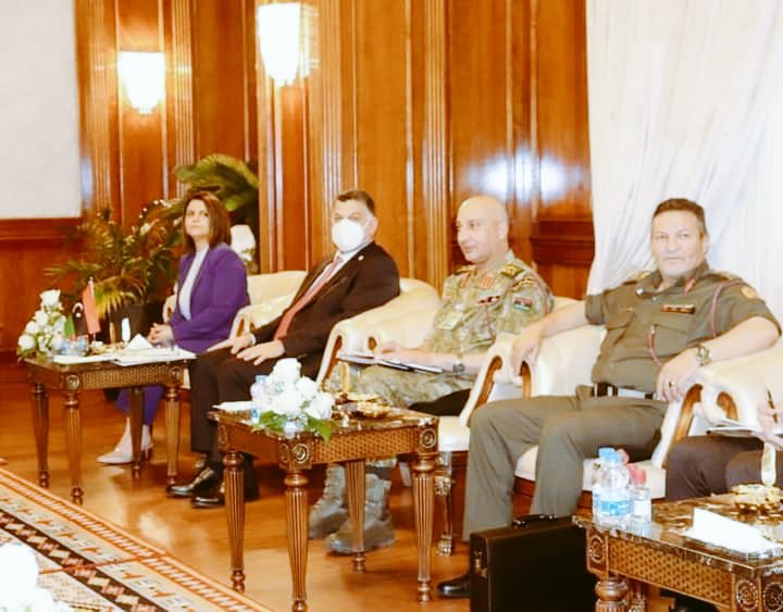 libyanarmymedia's tweet photo. جانب من مباحثات رئيس حكومة الوحدة الوطنية السيد "عبد الحميد الدبيبة" مع الوفد التركي في طرابلس وبحضور رئيس الأركان العامة للجيش الليبي الفريق أول ركن "محمد الحداد" ووزيرة الخارجية والتعاون الدولي السيدة "نجلاء المنقوش" ووزير الداخلية . https://t.co/P1tlhOPvVA