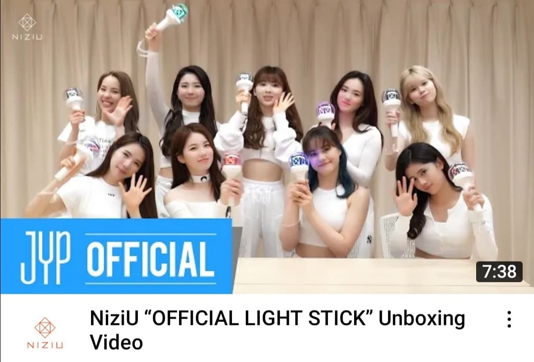 niziU_chile's tweet photo. [OFFICIAL.20.06.21][INFO]
*Actualización en el Canal Official de youtube de Niziu con el video
NIZIU" OFFICIAL LIGTH STICK "UNBOXING VIDEO

TAGS🏷️
#Niziu #Niziuchile #whitU
#Nina #Mako #Mayuka #Mihii #Maya #Rima #Rio #Ayaka #Riku

@NiziU__official https://t.co/tBTF2yp4aE