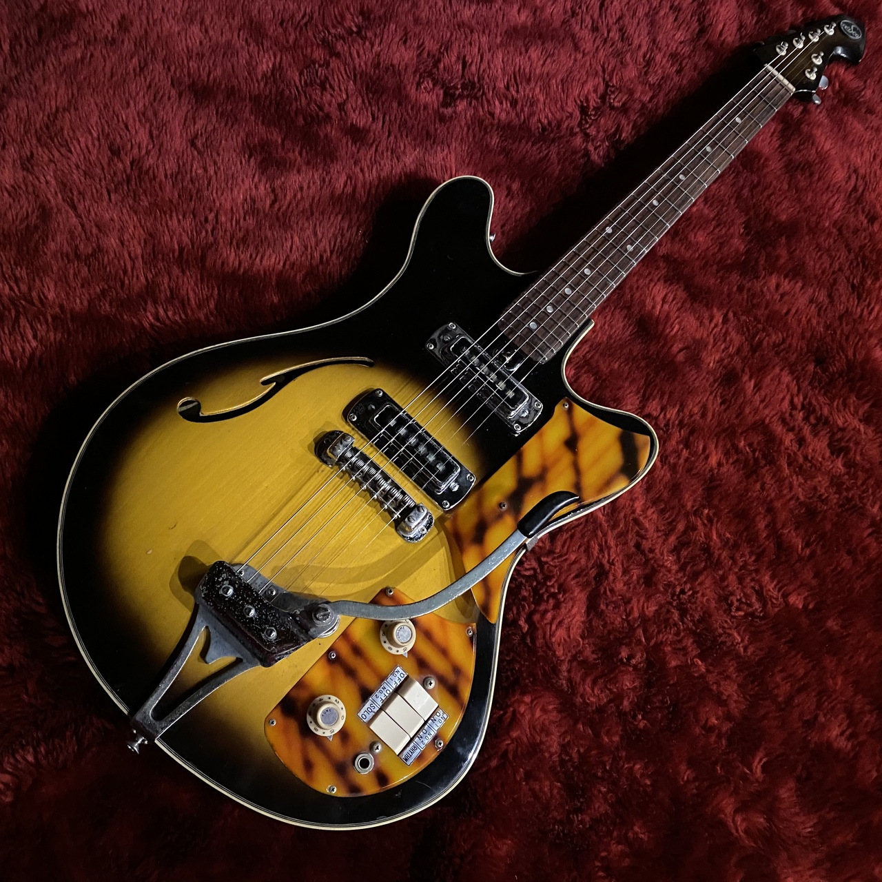 Teisco EP-17 ホローボディギター (Univox、Guyatone)