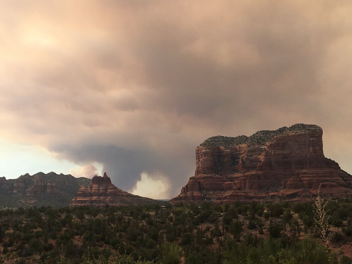JorgeTWeather's tweet image. Several wildfires, including the very active #RafaelFire, burning north of Sedona.

📸: William Bohan @abc15 #azwx #abc15wx #azfire