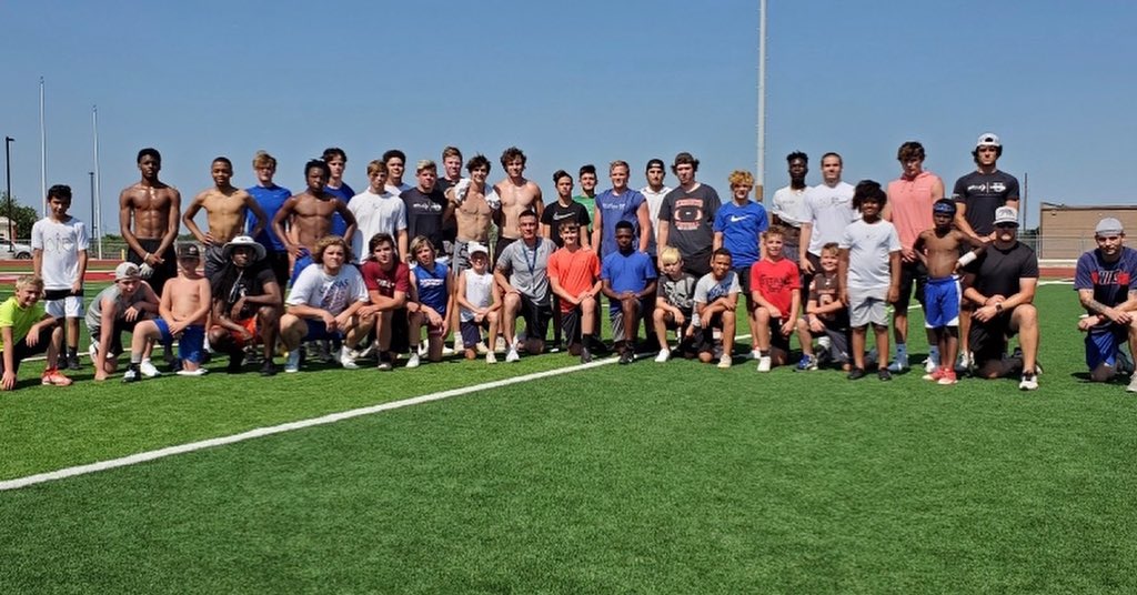 QBimpact's tweet photo. @QBimpact Sunday #WORK
#SprintOut Fundamentals
#FLOOD
Everyday we get better!! https://t.co/U9ejlkIAZ6