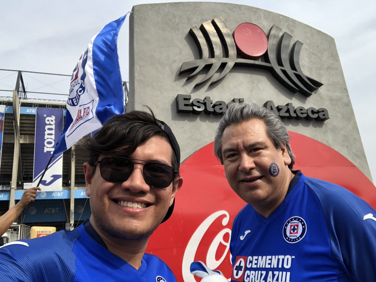 Un amigo a quien contarle mis proyectos, mis anhelos y mis relajos; con quien compartir los momentos buenos, malos, regulares, desastrosos y fascinantes 😁 un gran hombre, un ser humano admirable, EL MEJOR PADRE DEL MUNDO 😎 ese es <a href="/leobardosoto/">Leobardo Soto</a> 👊🏼
Feliz día del Padre, TE AMO!!!