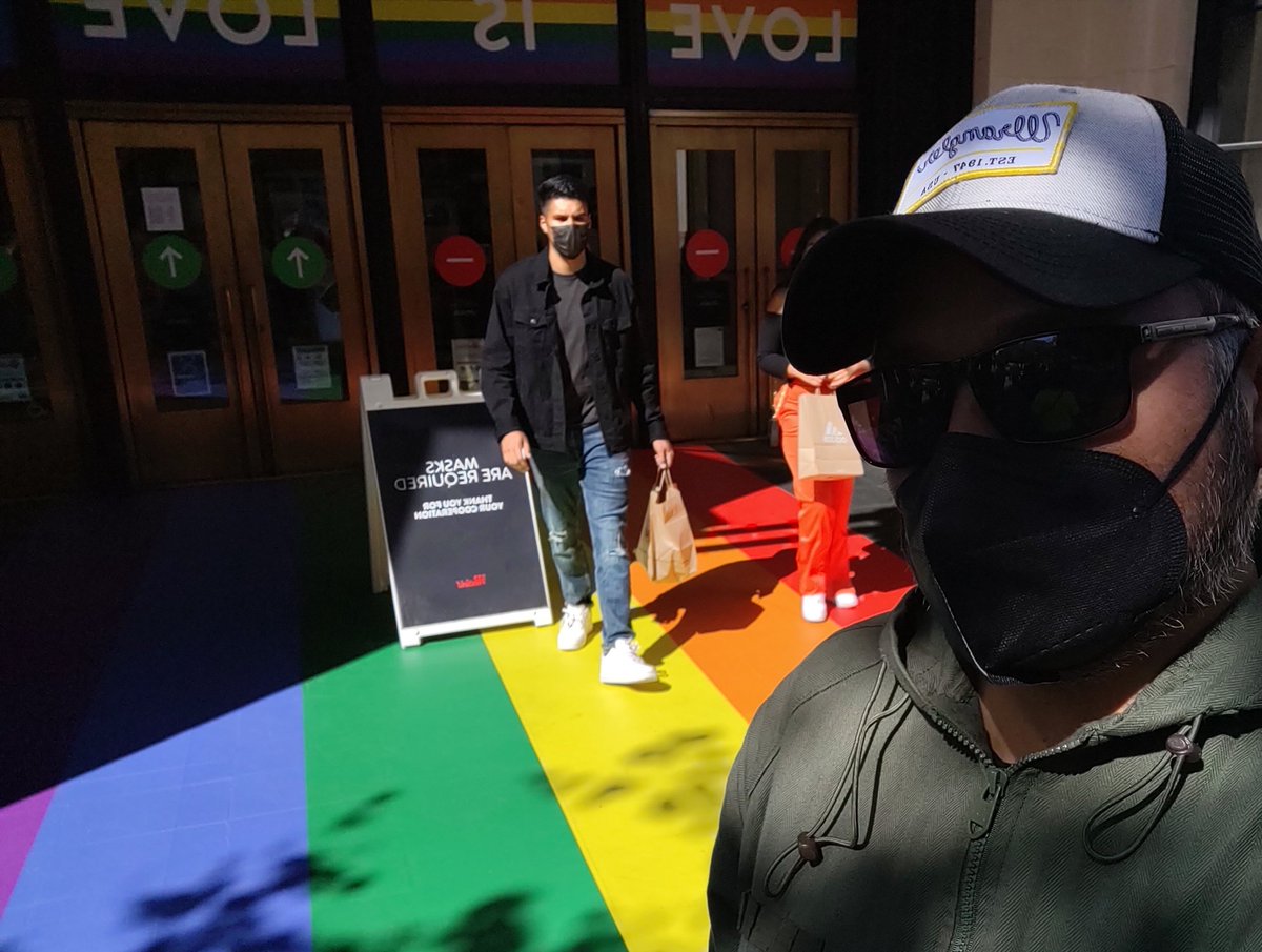 Knterox's tweet photo. En San Francisco se vive con todo Pride 2021 🏳️‍🌈 https://t.co/2gw6naPyAs