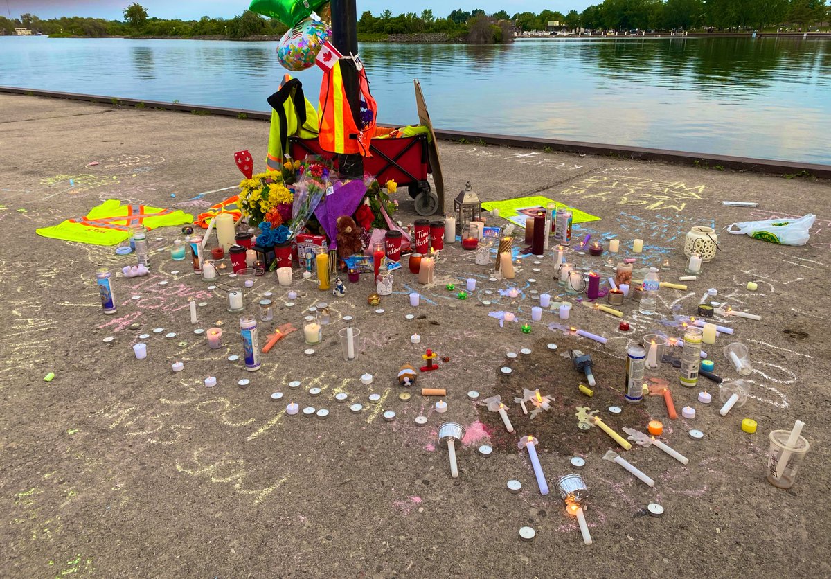 MMartynMusic's tweet photo. Memorial for a man who was not famous, was not rich, was not powerful, but he showed leadership  through sheer dedication to showing up and helping out.

Thanks for everything Chris. https://t.co/S2I3L59pYl
