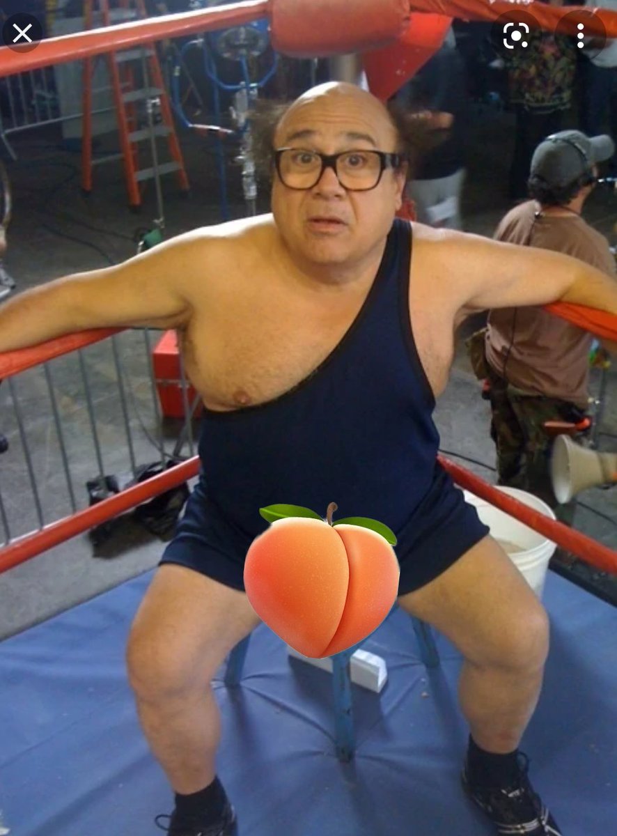 Sdiven2021's tweet photo. @DannyDeVito @PORNROCKET_ 's Bella Thorne https://t.co/s2XC16Jxul