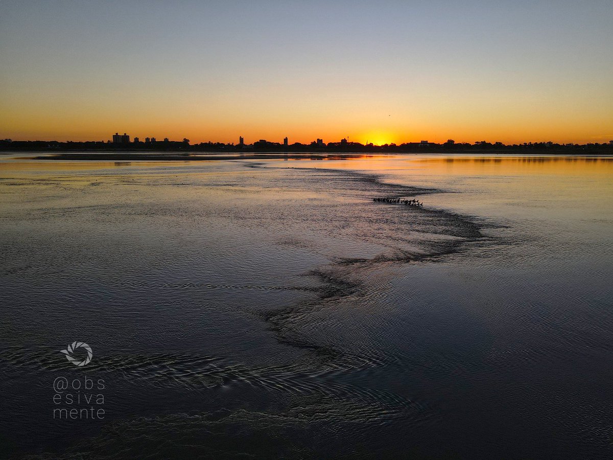 obsesivamente's tweet photo. 18:07. Último atardecer de otoño. 
Hoy fue el día más corto del año, mañana solsticio y empezamos a tener sol hasta más tarde. https://t.co/ZttRDQUfBK